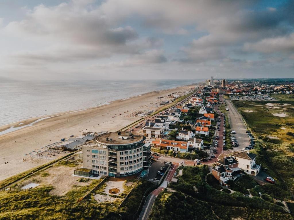 View With A Room Zandvoort With Private Parking Exterior photo