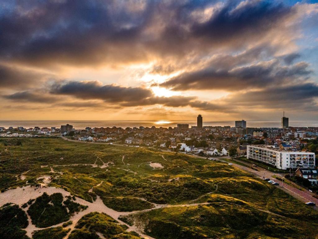 View With A Room Zandvoort With Private Parking Exterior photo